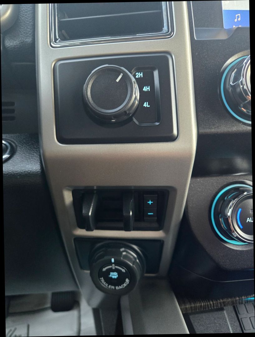 2020 Ford F-350 Lariat photo 20