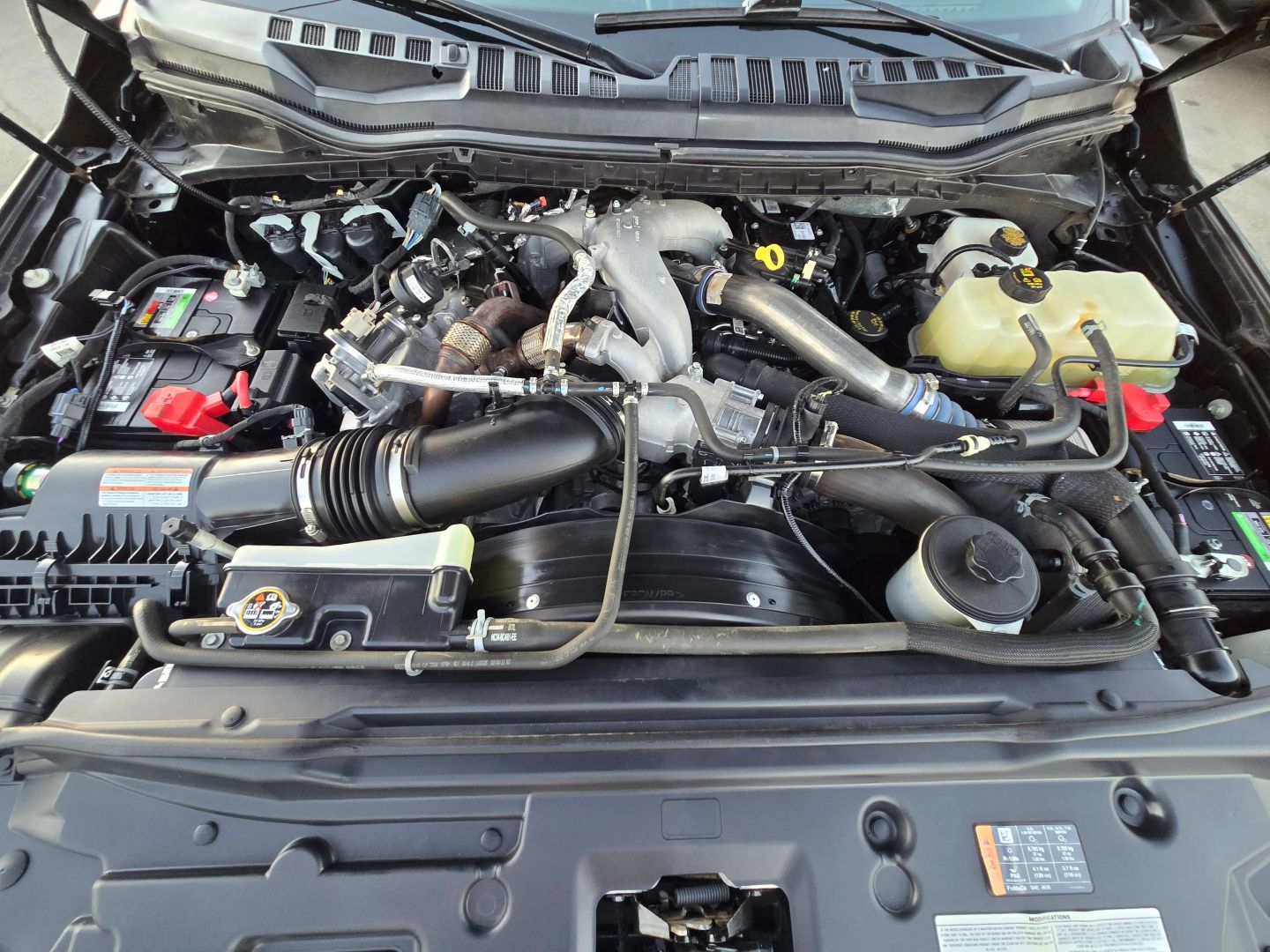 2020 Ford F-350 Lariat photo 26