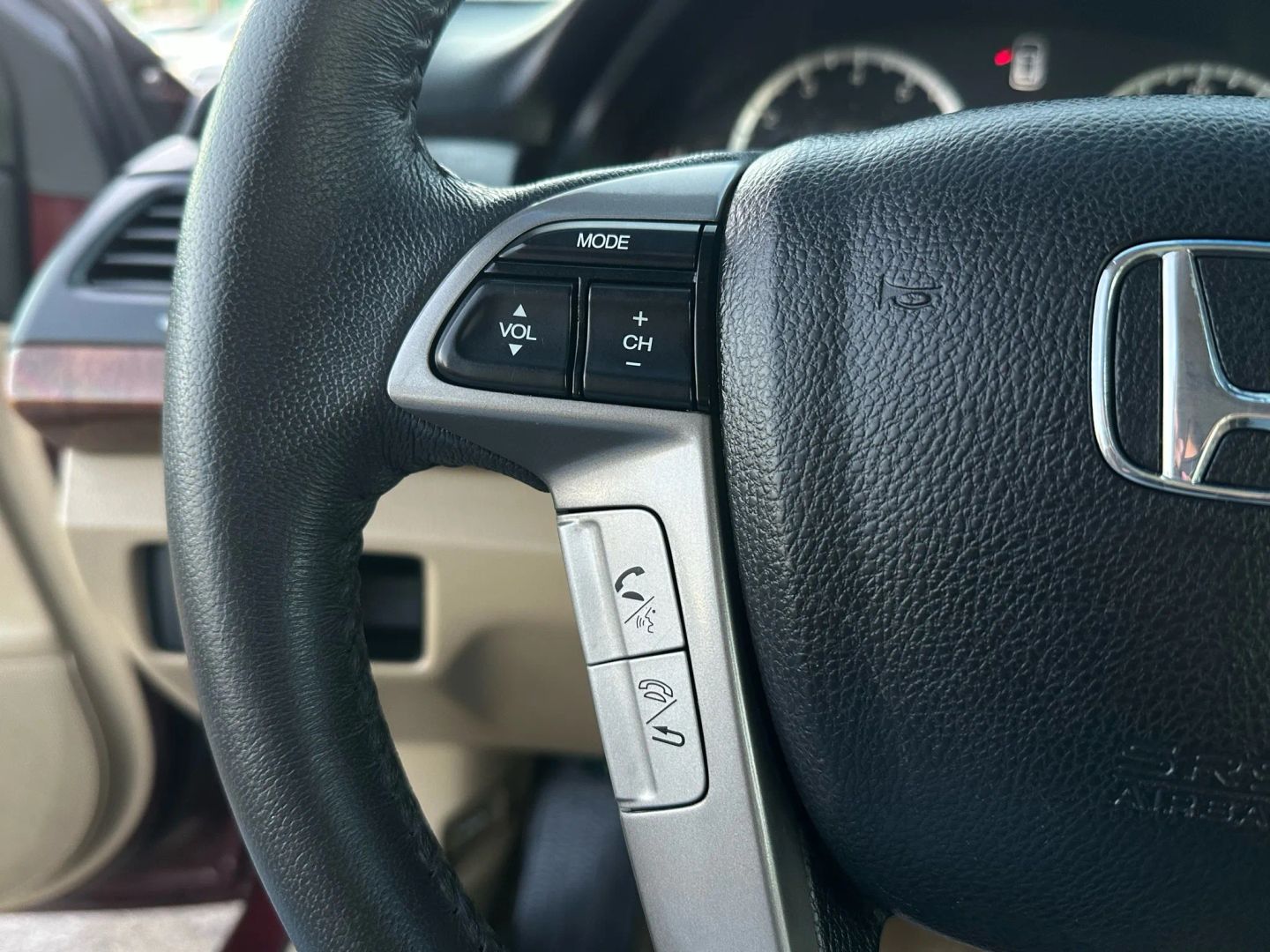 2012 Honda Accord EX-L photo 22