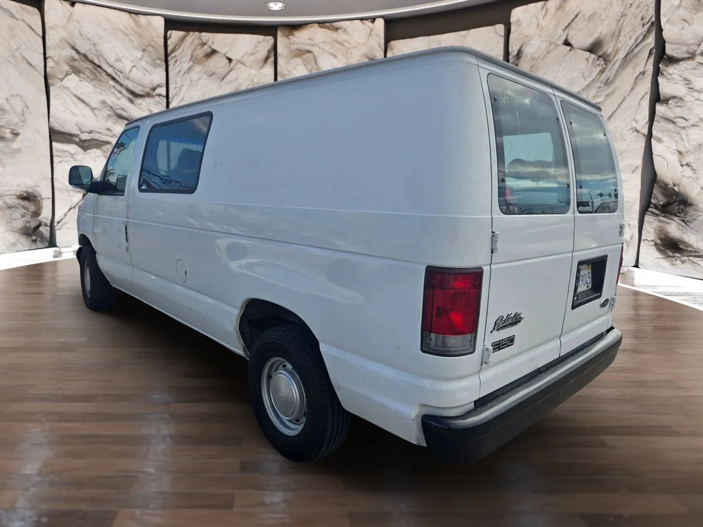 2003 Ford E-150 photo 6