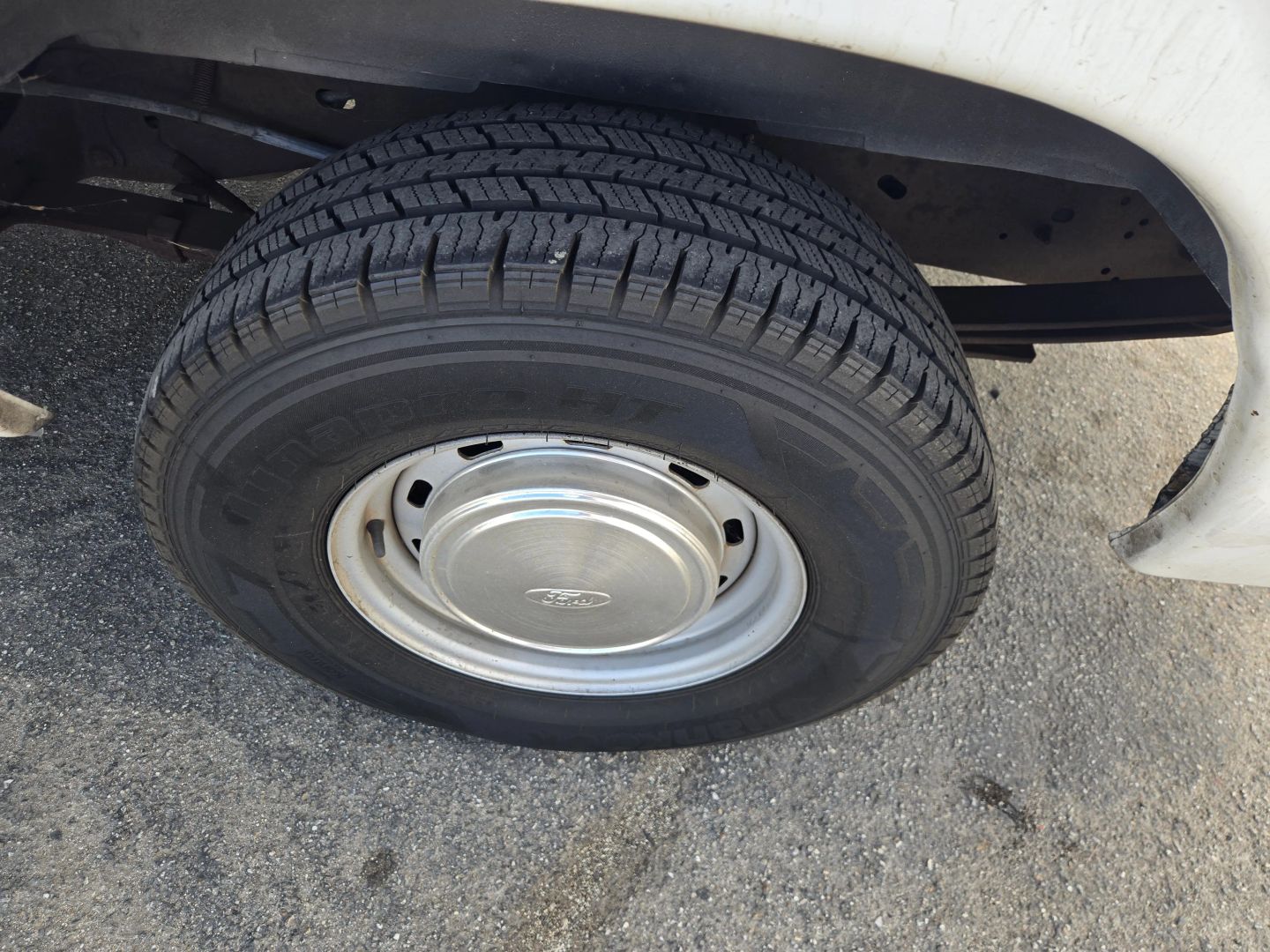 2003 Ford E-150 photo 13
