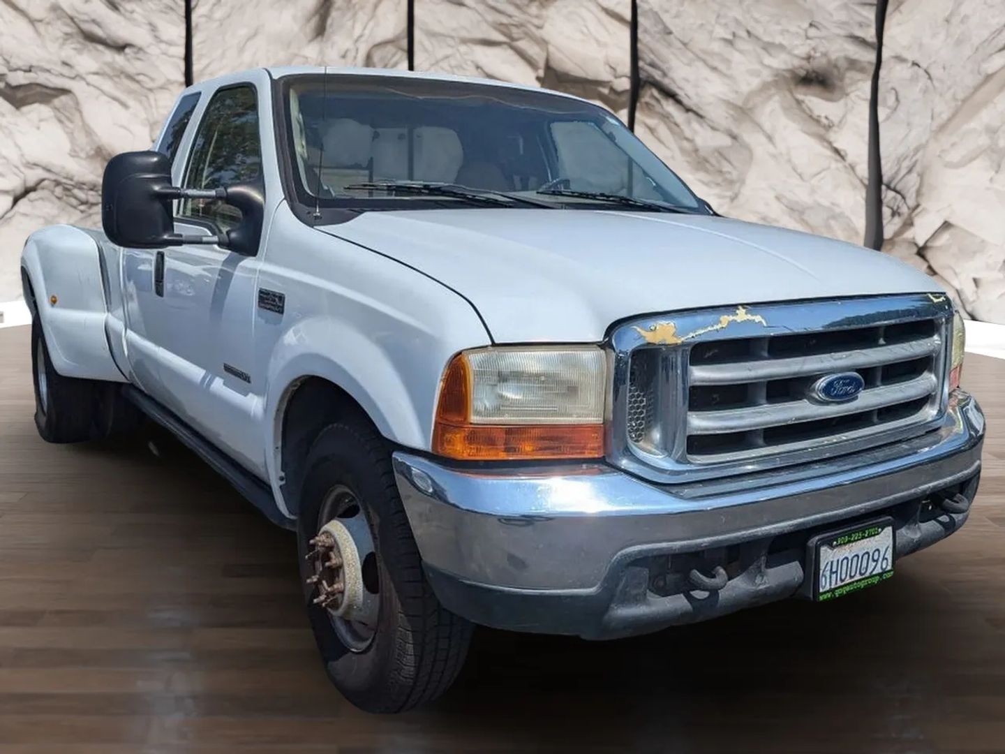 2000 Ford F-350 XL photo 2