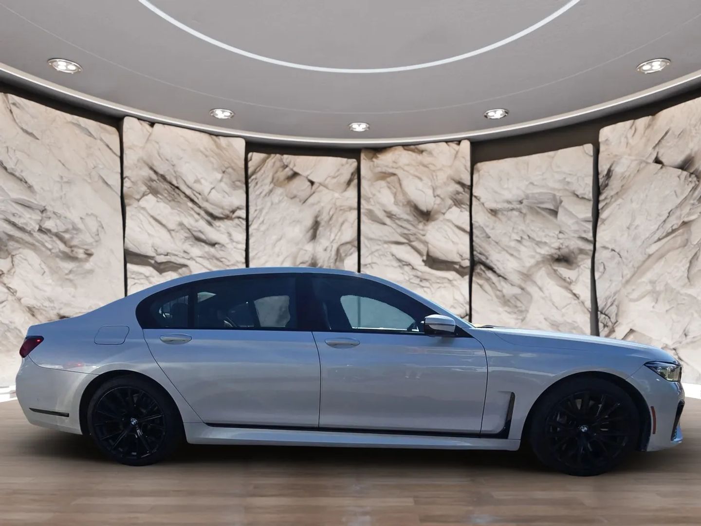 2020 Bmw 750i xDrive Sedan photo 4