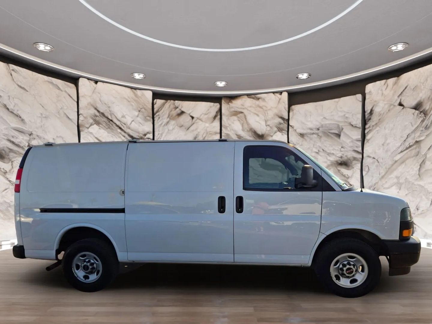 2023 Gmc Savana 2500 Cargo photo 4