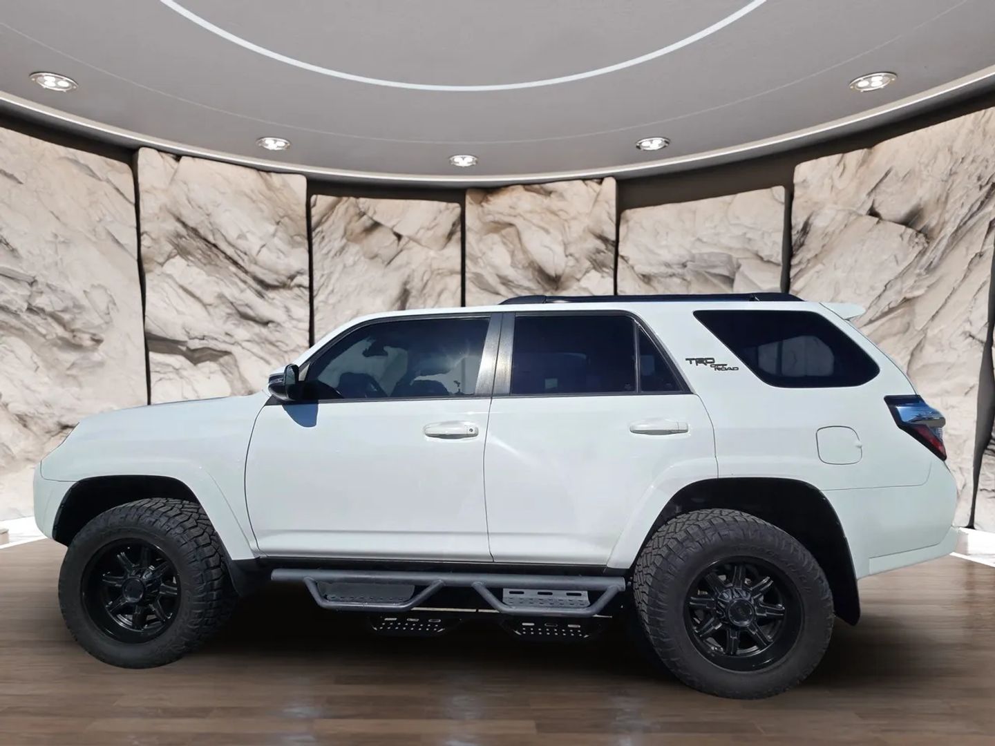 2020 Toyota 4Runner TRD Premium photo 4