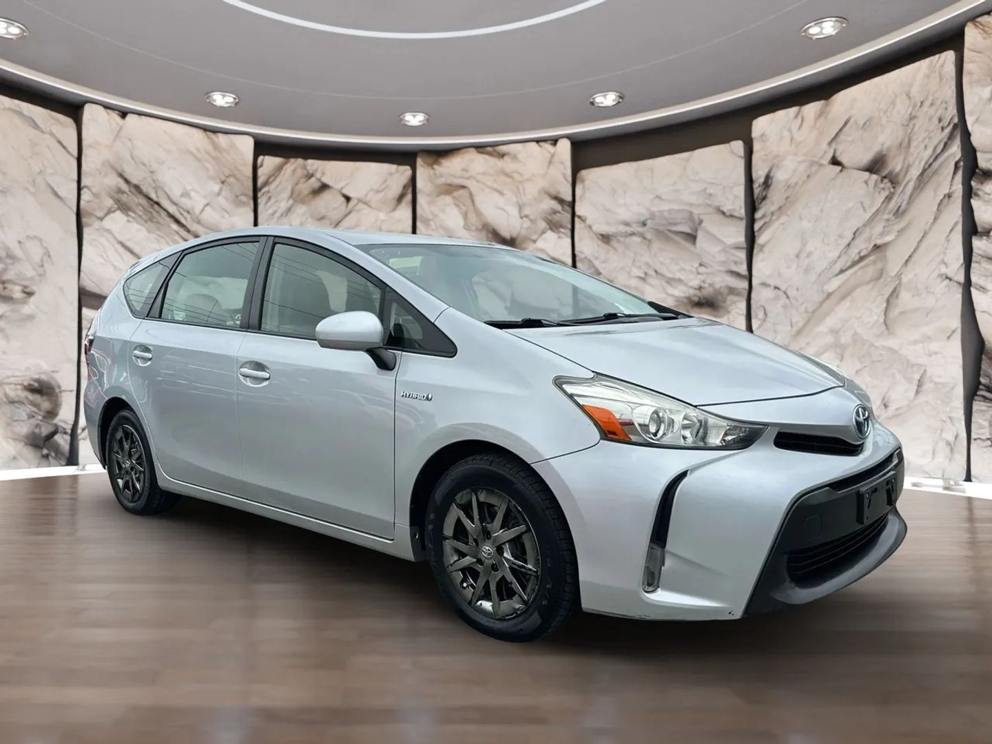 2015 Toyota Prius V Three photo 3