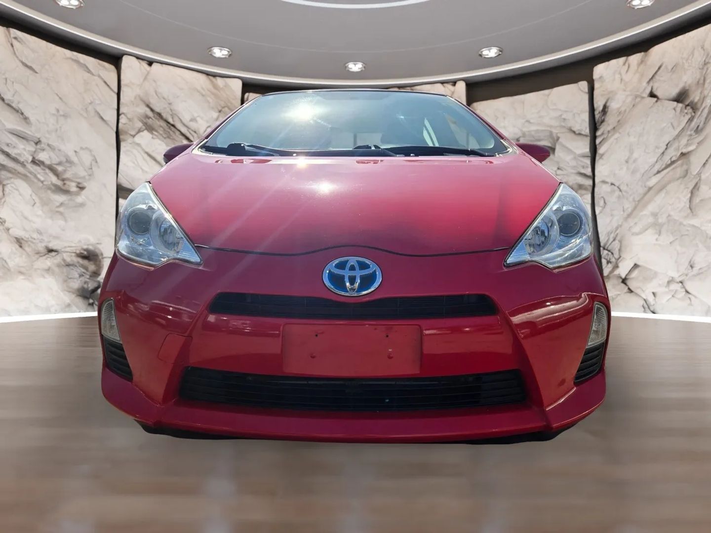 2014 Toyota Prius C One photo 2