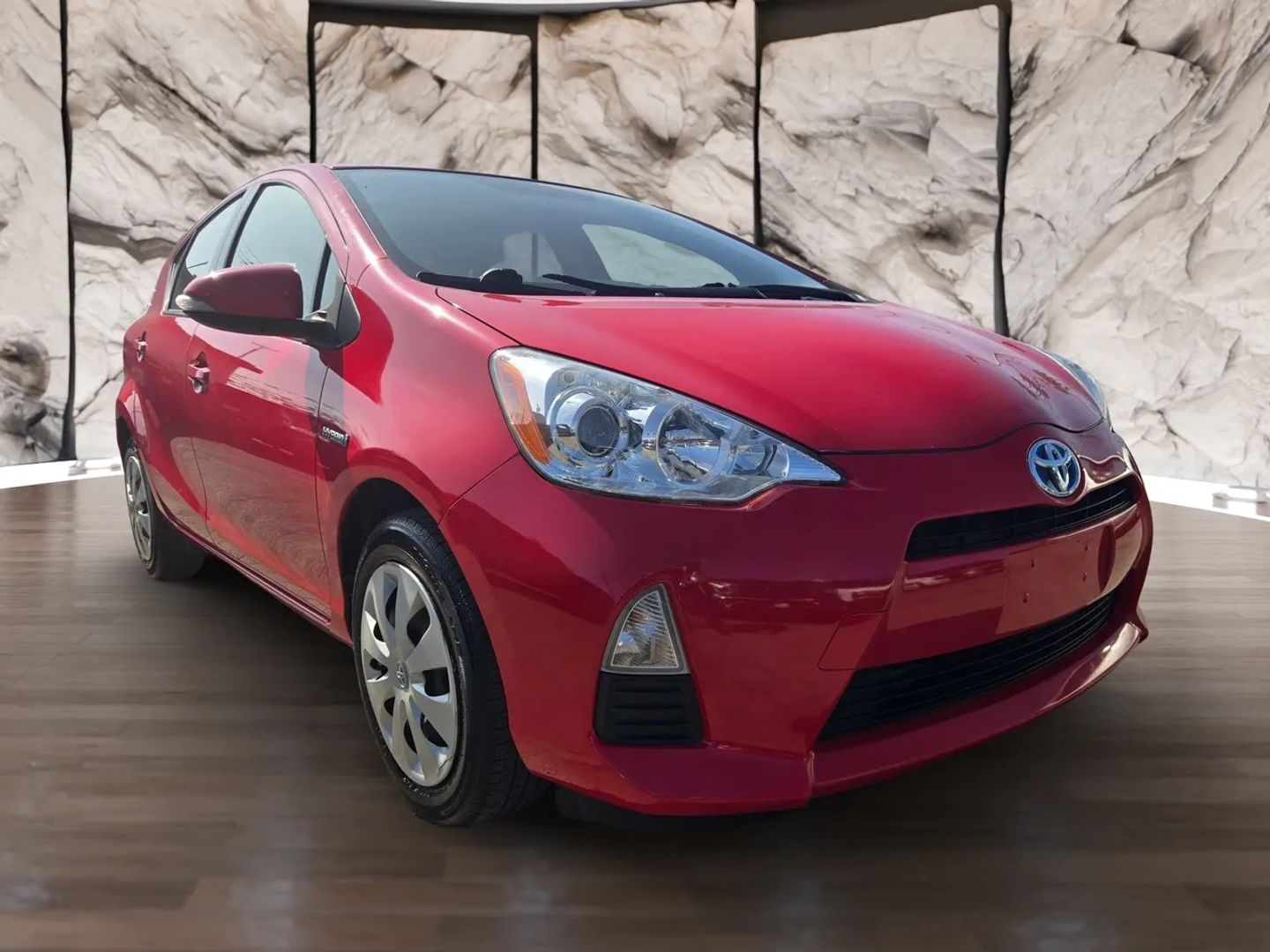 2014 Toyota Prius C One photo 3