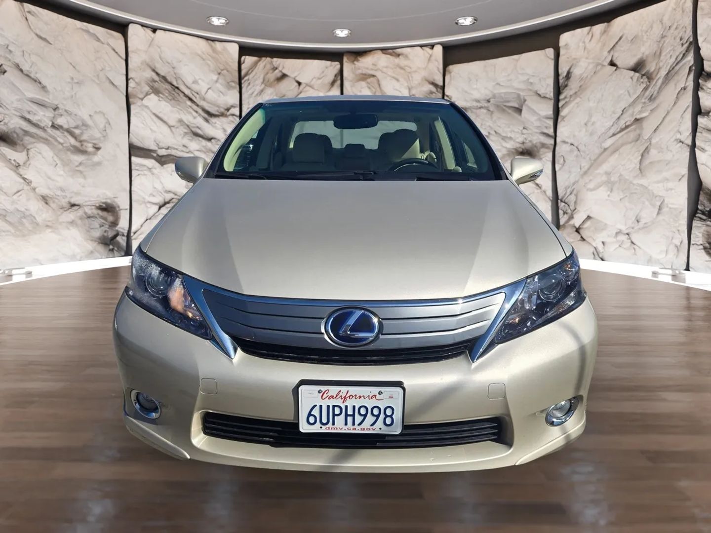 Photo 2 of this Lexus HS 250h