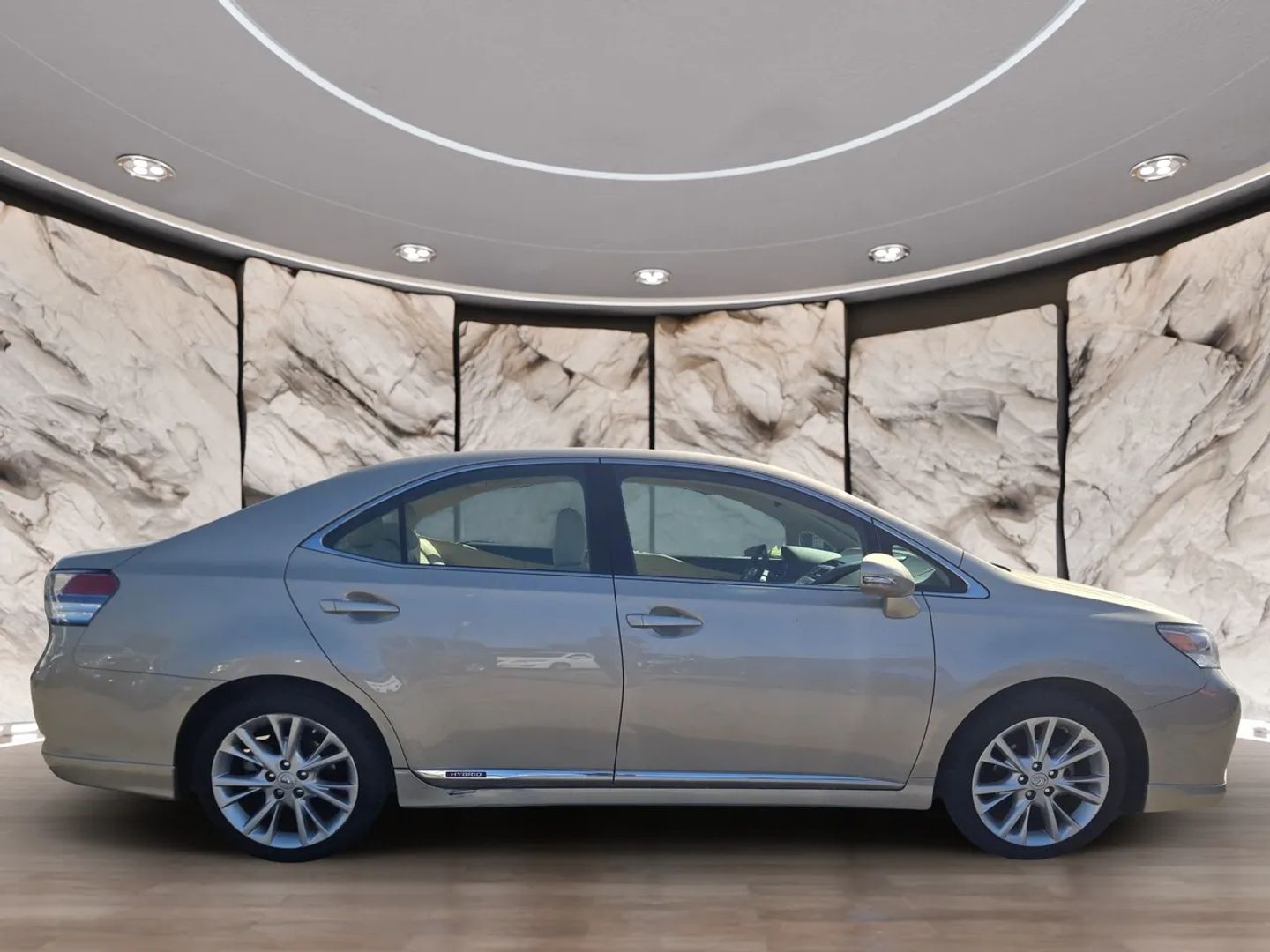 Photo 5 of this Lexus HS 250h