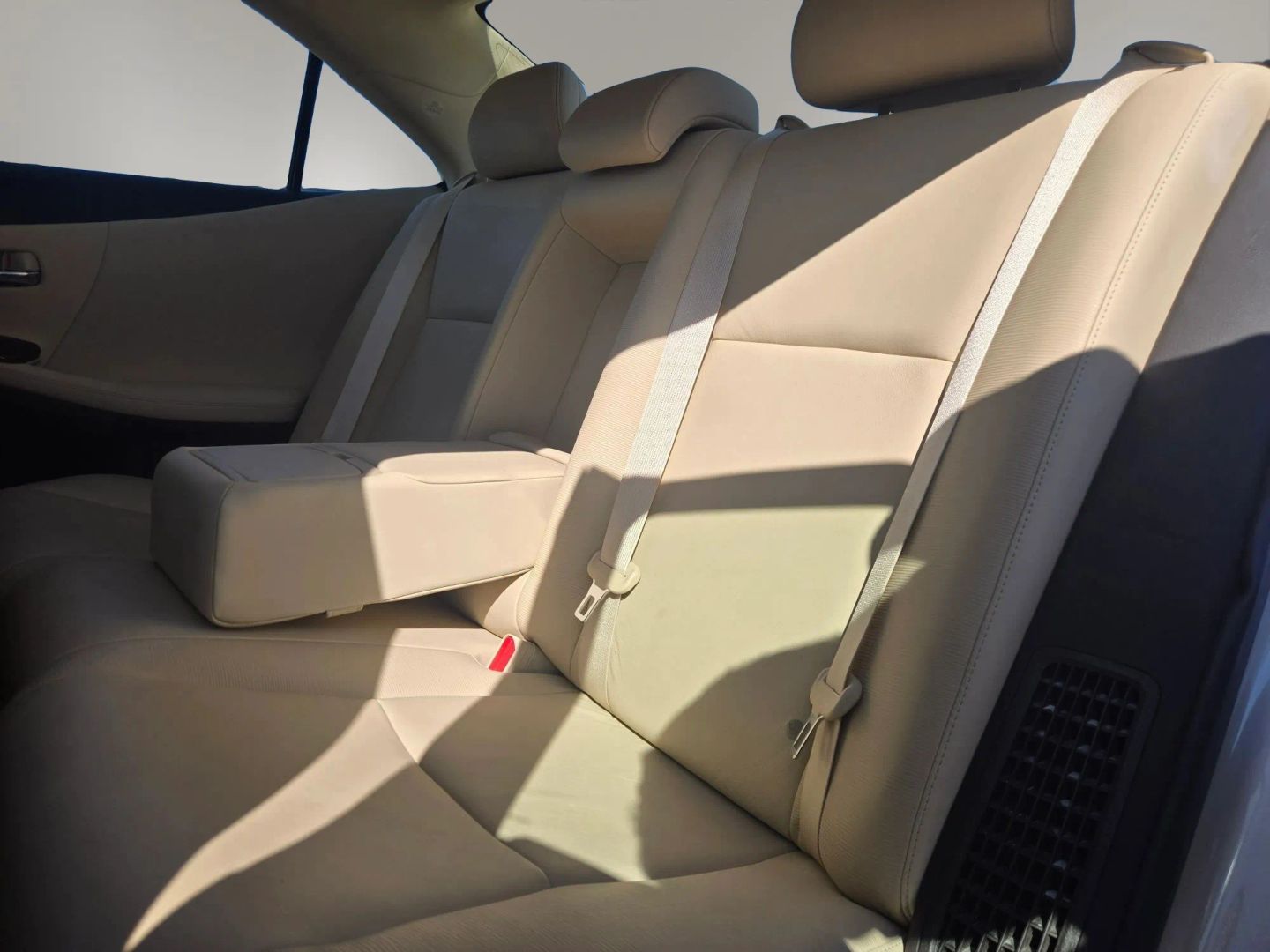 Photo 13 of this Lexus HS 250h