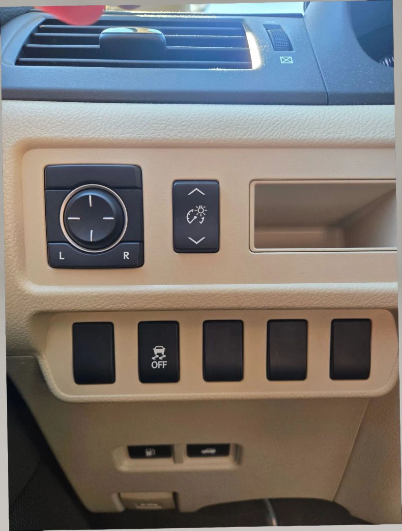 Photo 28 of this Lexus HS 250h