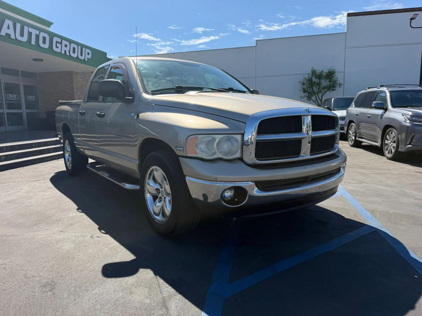 Photo 3 of this Dodge Ram 1500