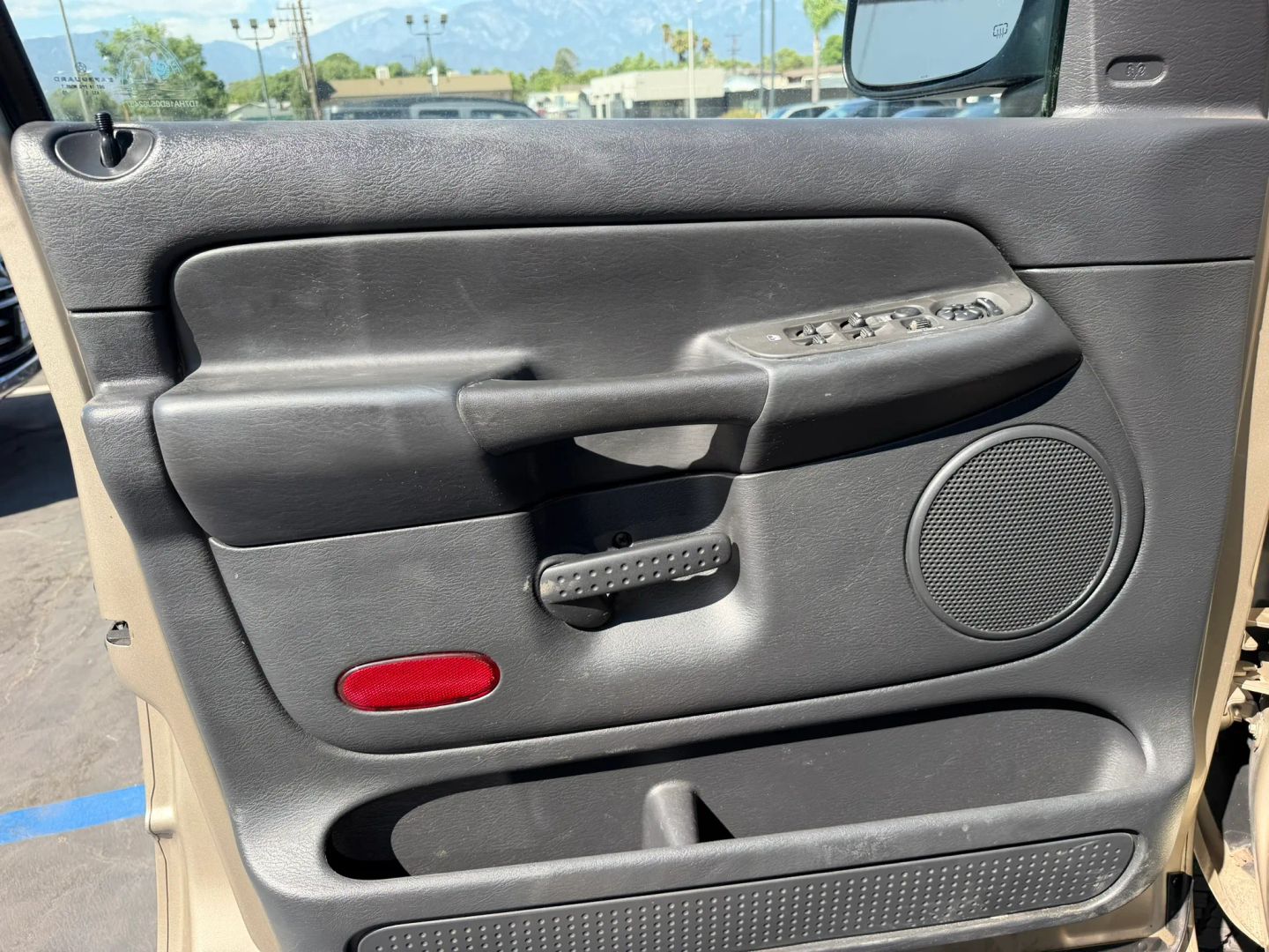 Photo 6 of this Dodge Ram 1500