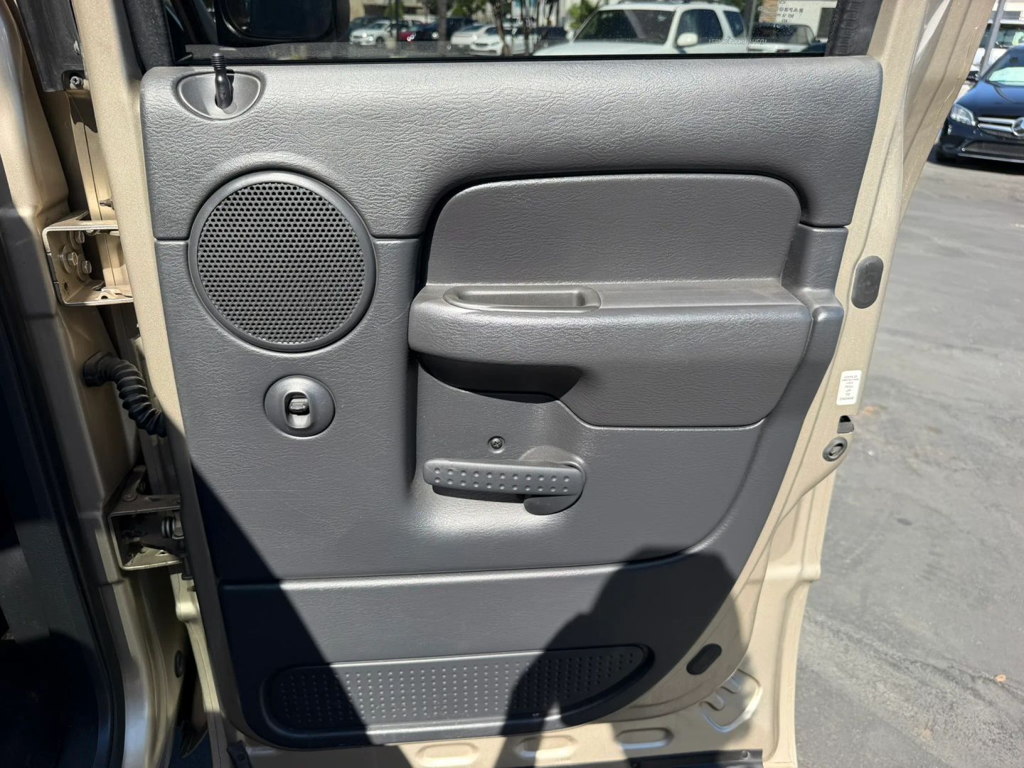 Photo 12 of this Dodge Ram 1500