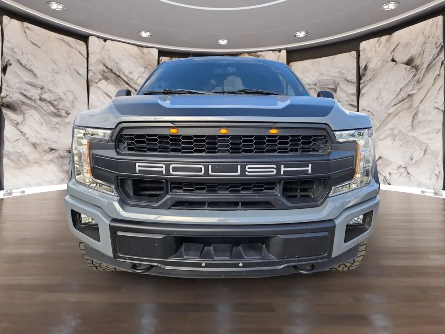 2019 Ford F-150 XLT photo 2