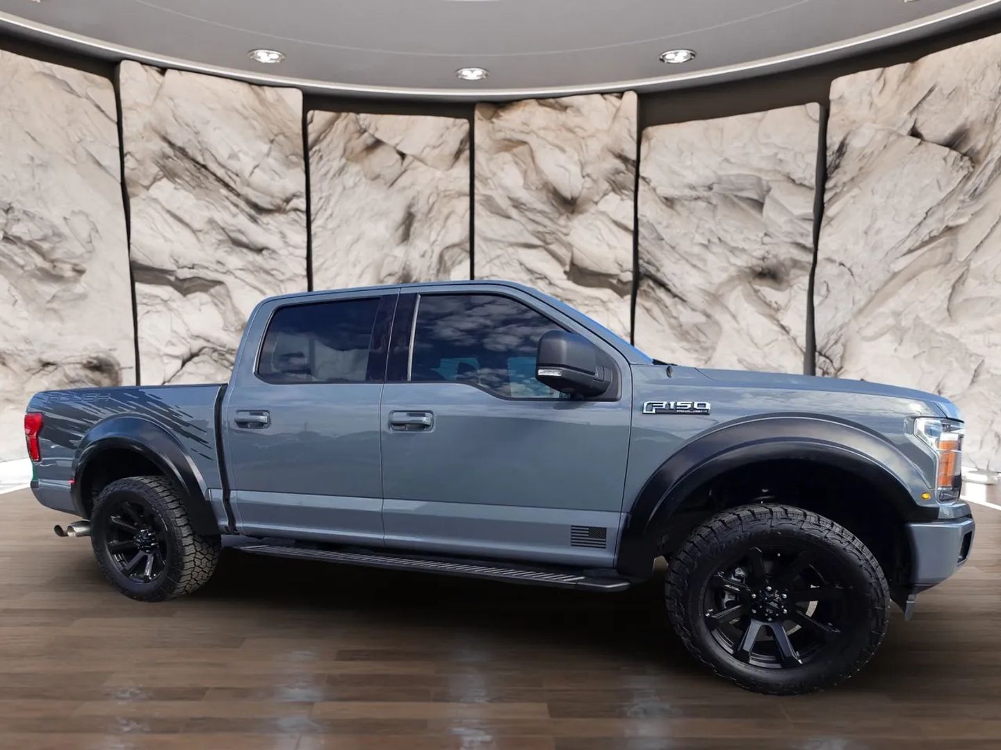 2019 Ford F-150 XLT photo 4