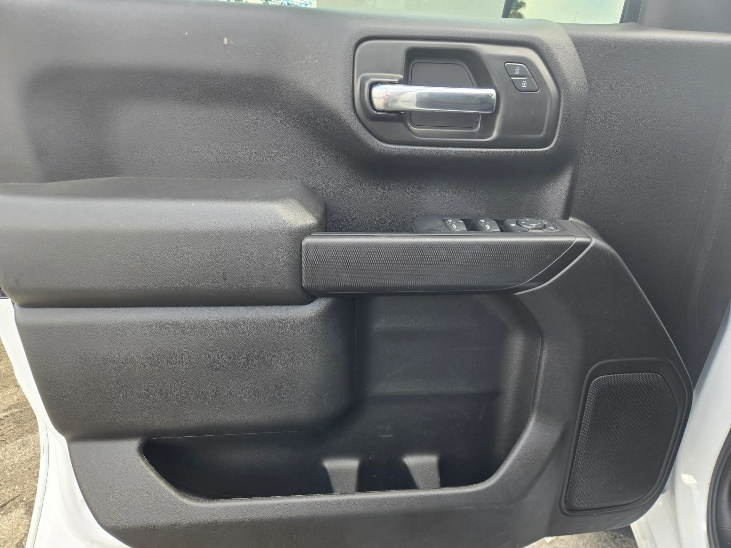 2024 Chevrolet Silverado 1500 Work Truck photo 3