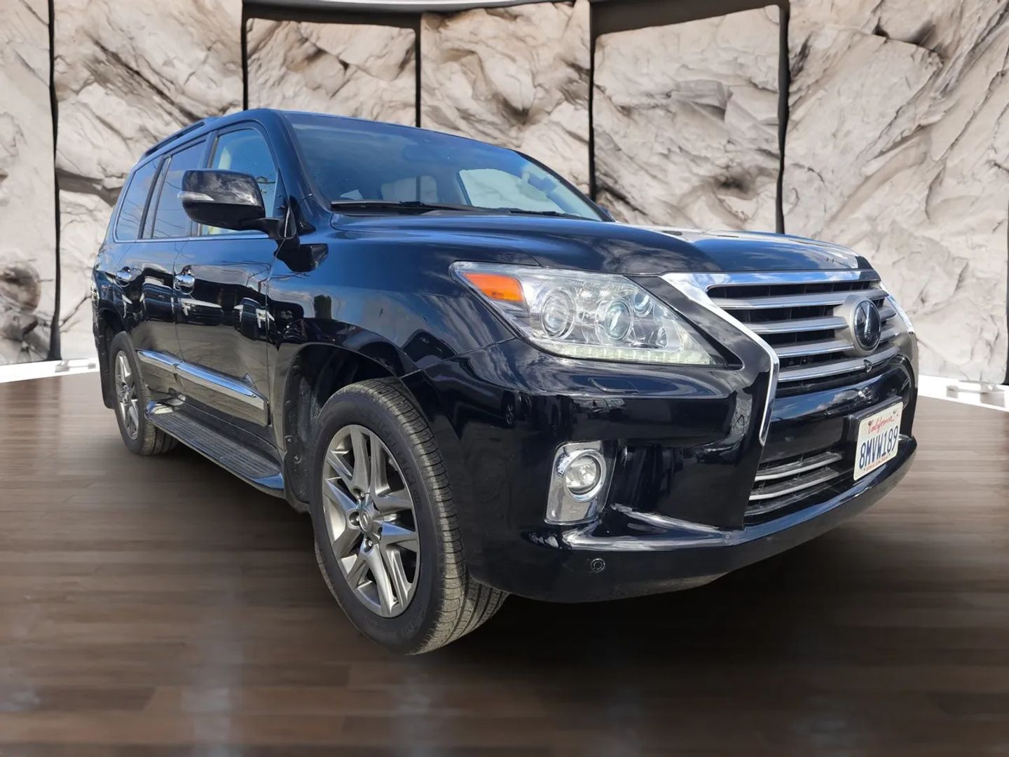 2014 Lexus LX 570 photo 3