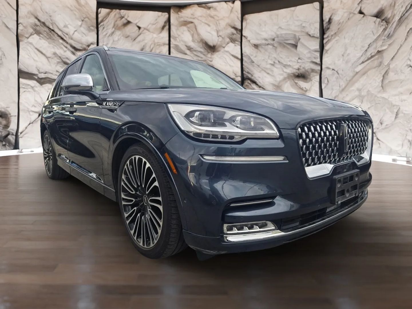 2020 Lincoln Aviator Black Label photo 3
