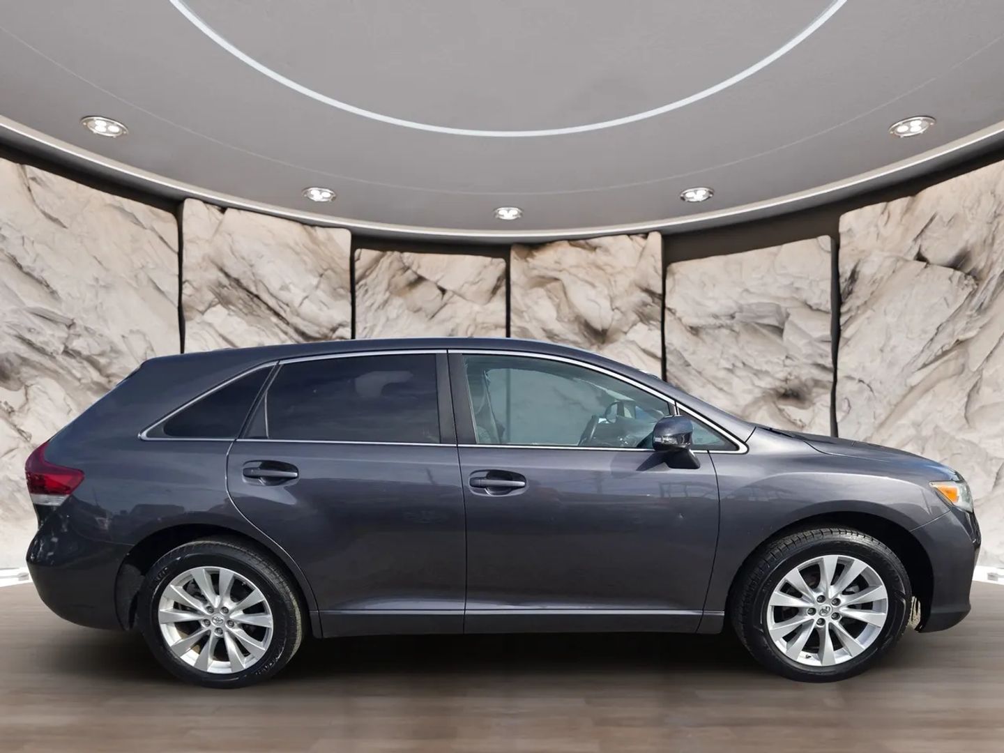 2013 Toyota Venza LE photo 4