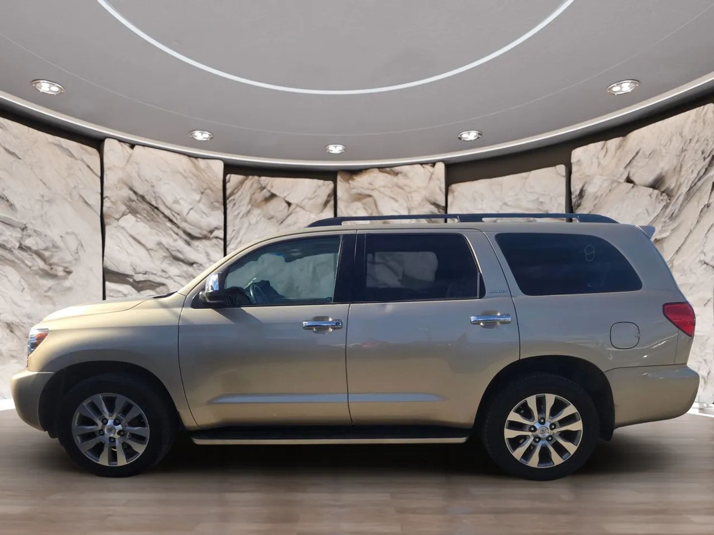 2010 Toyota Sequoia photo 3