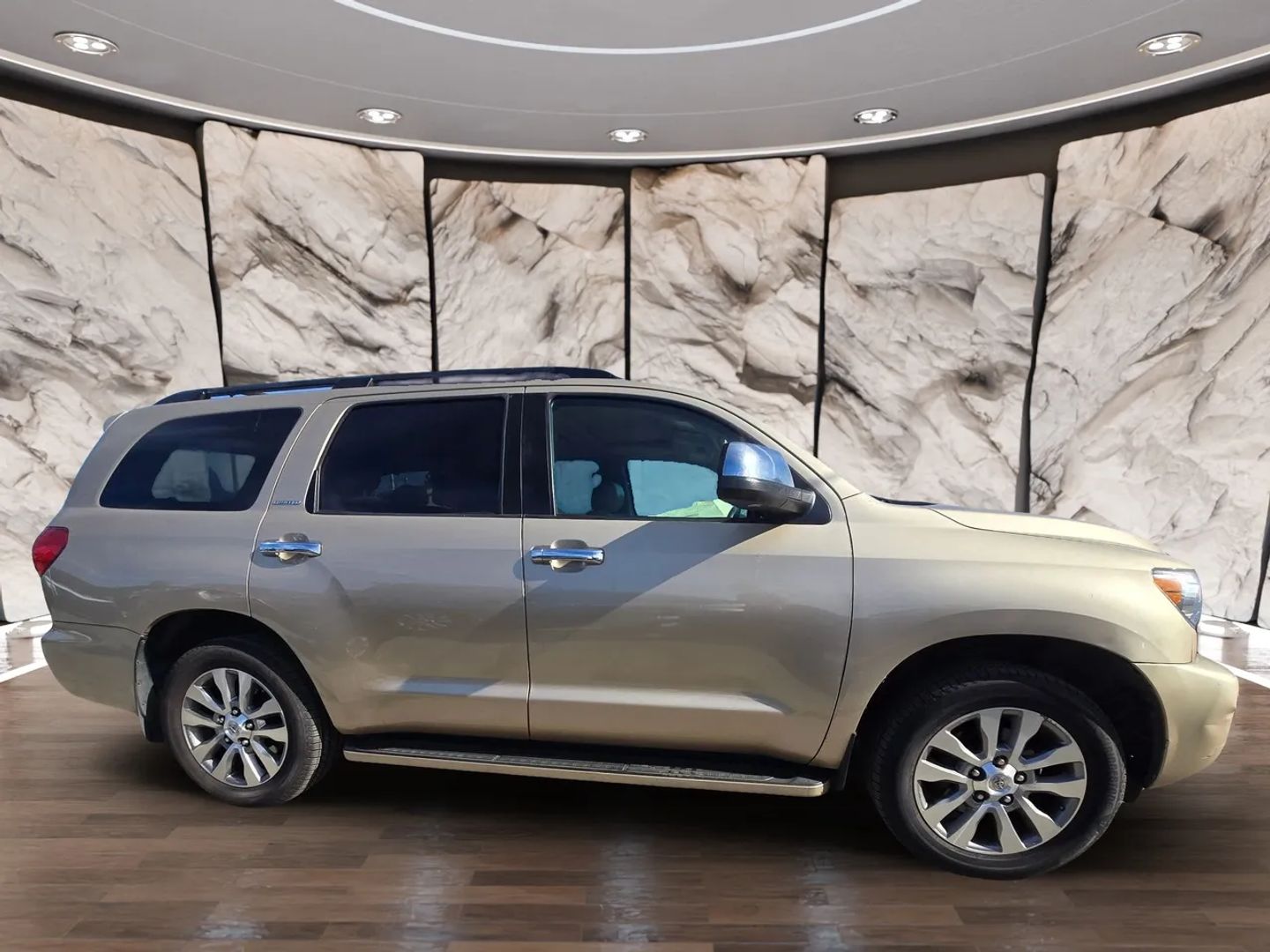 2010 Toyota Sequoia photo 4