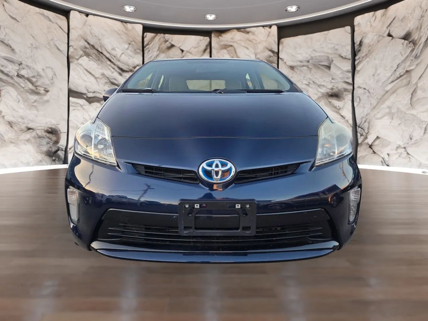 2013 Toyota Prius Three photo 2