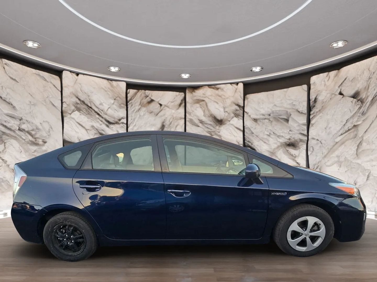2013 Toyota Prius Three photo 4