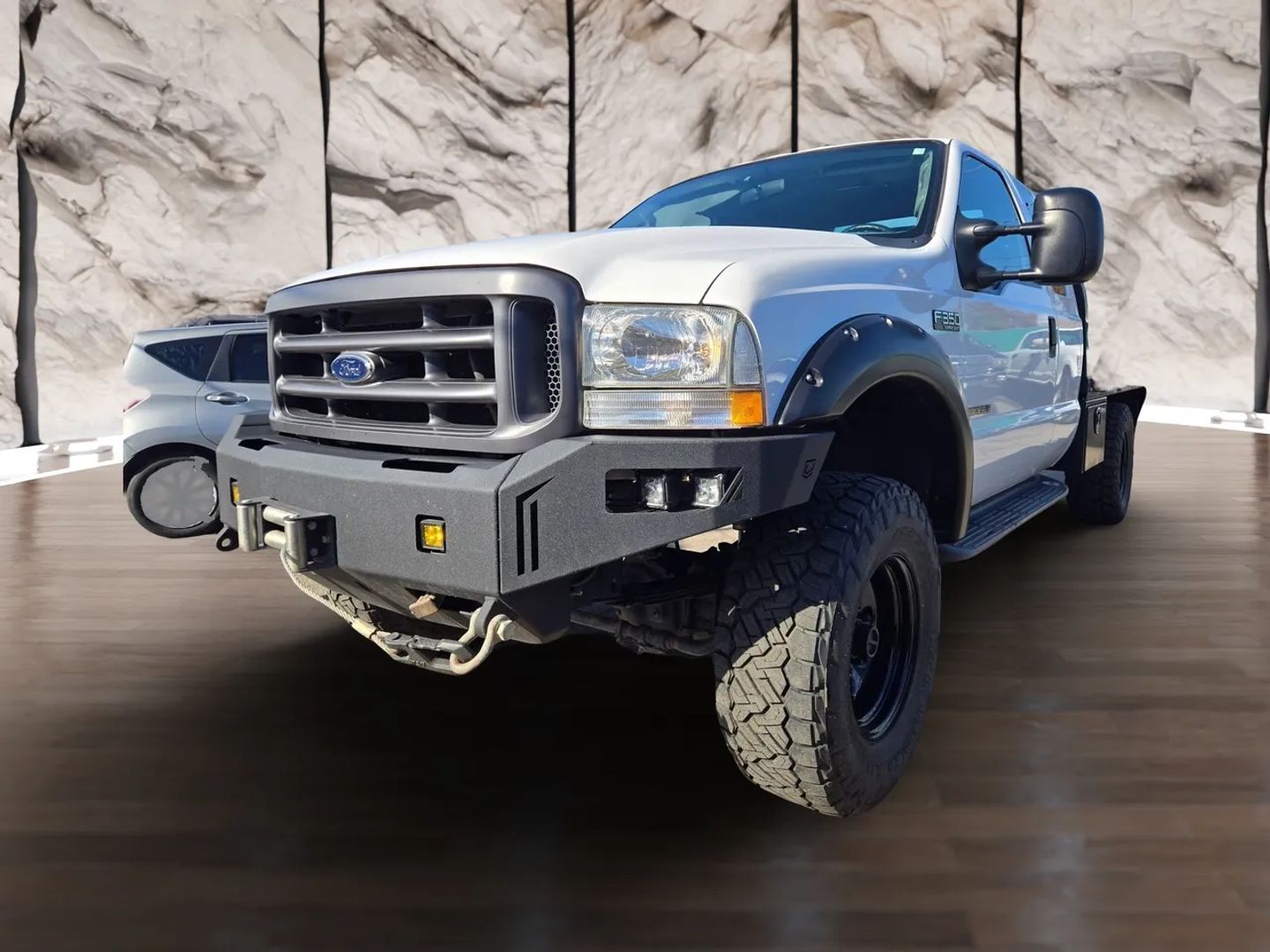 Photo 2 of this Ford Super Duty F-350 SRW
