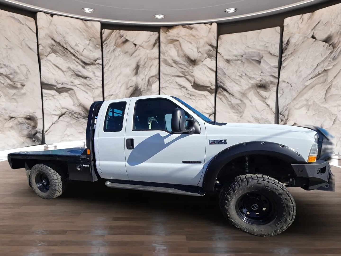 Photo 4 of this Ford Super Duty F-350 SRW
