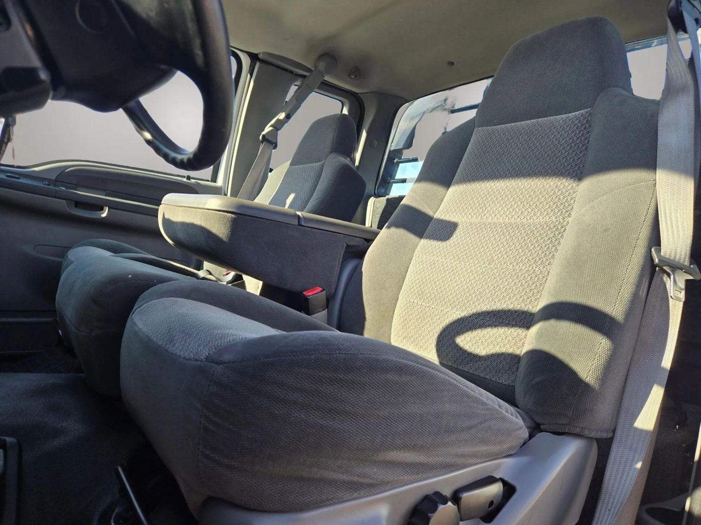 Photo 10 of this Ford Super Duty F-350 SRW