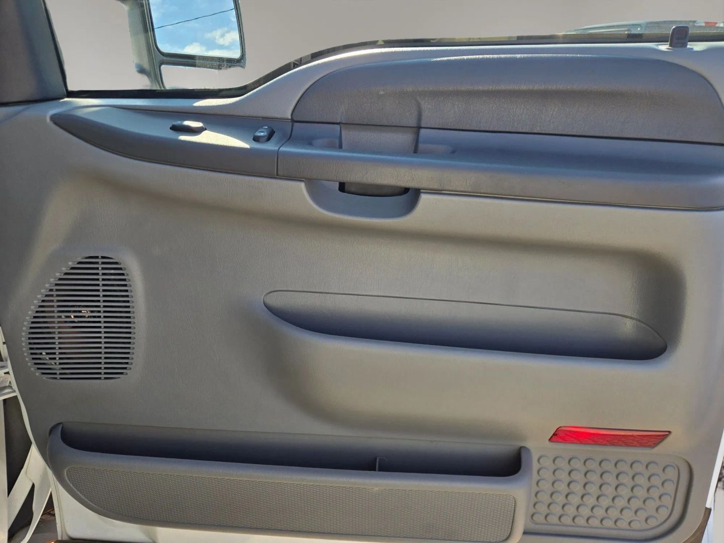 Photo 14 of this Ford Super Duty F-350 SRW