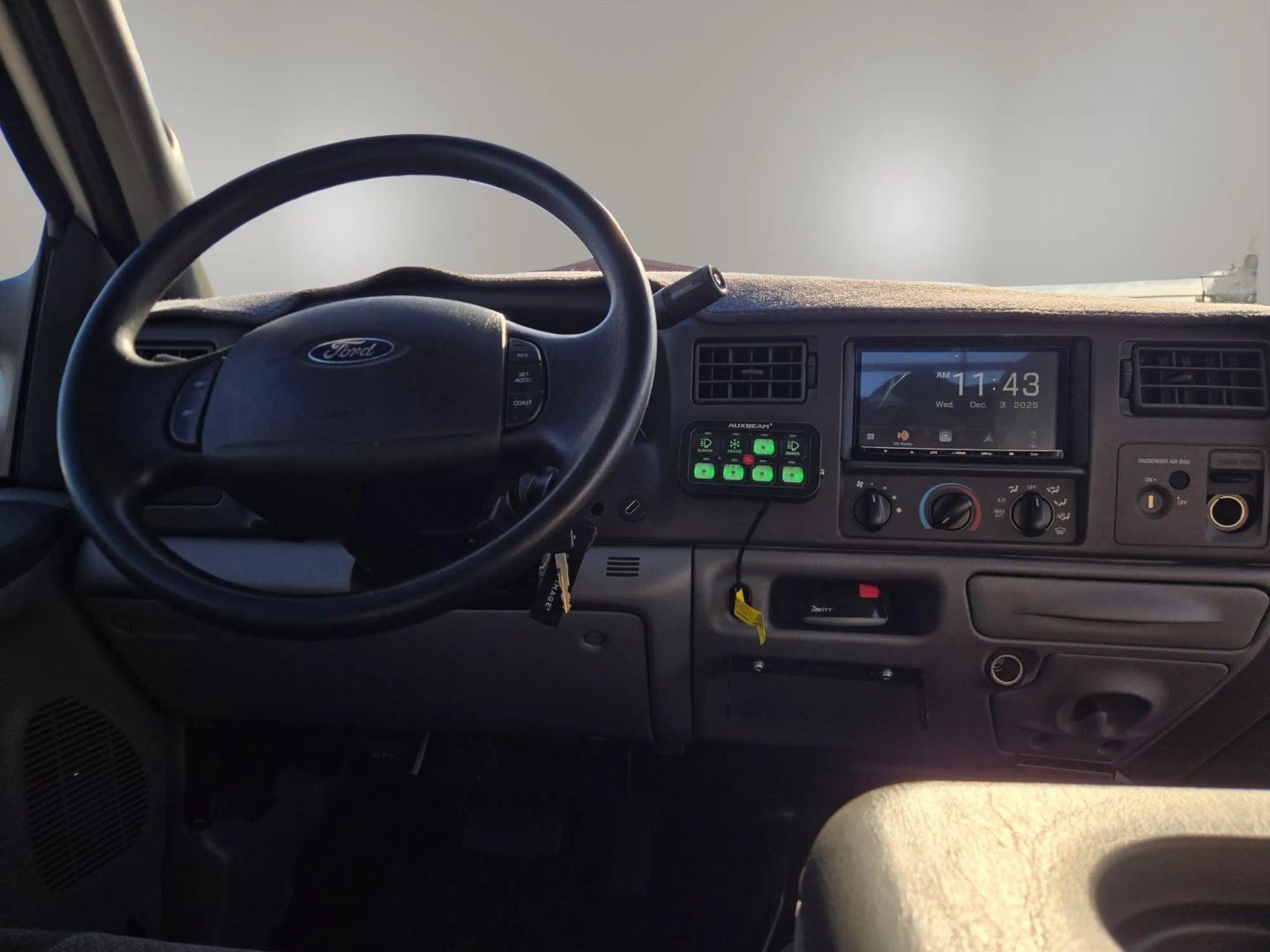 Photo 18 of this Ford Super Duty F-350 SRW