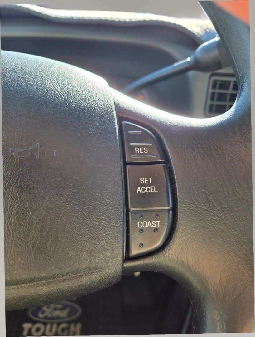 Photo 20 of this Ford Super Duty F-350 SRW