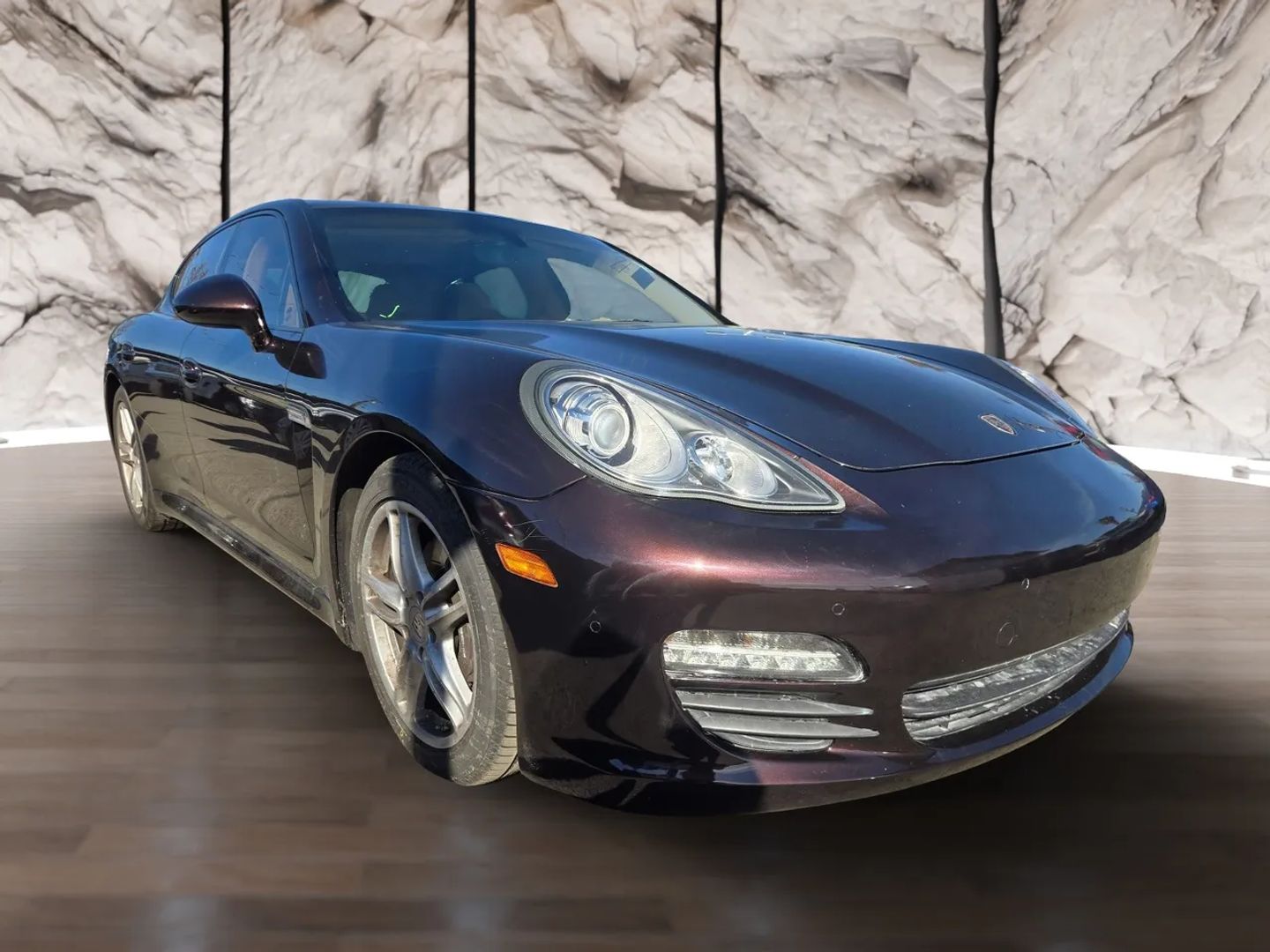 Photo 3 of this Porsche Panamera