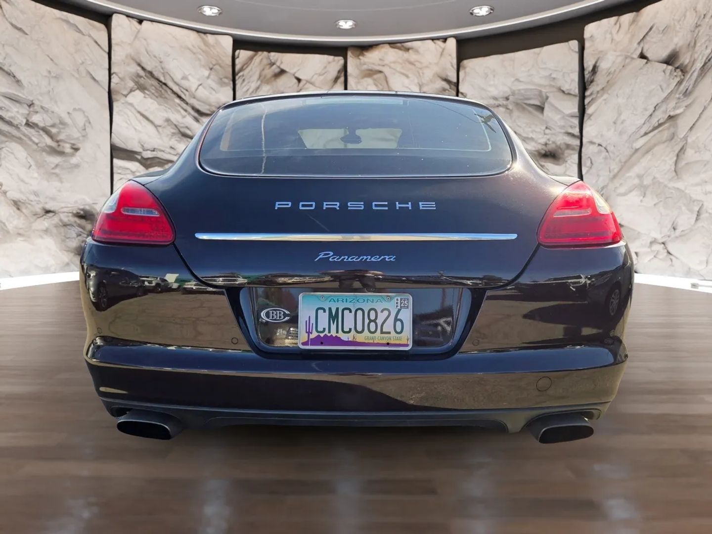 Photo 7 of this Porsche Panamera