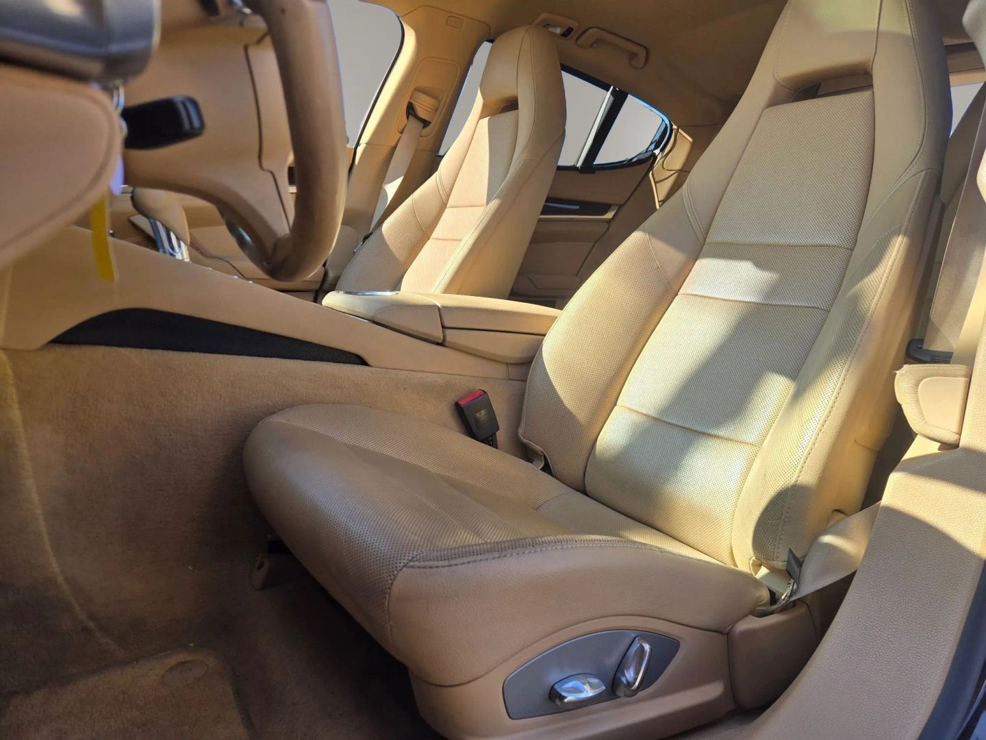 Photo 10 of this Porsche Panamera
