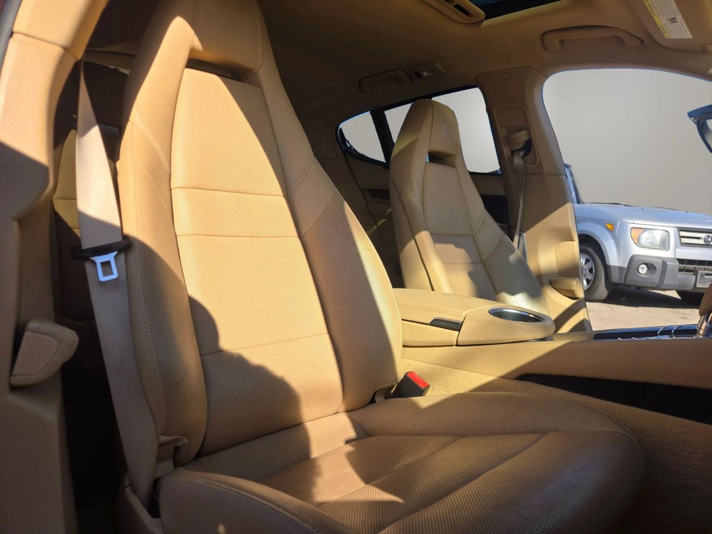 Photo 15 of this Porsche Panamera