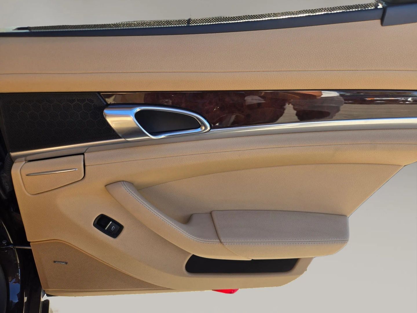 Photo 16 of this Porsche Panamera