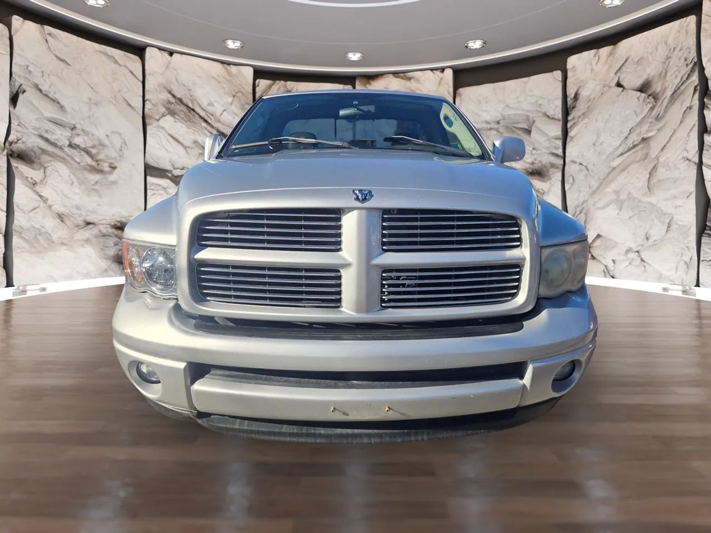 Photo 2 of this Dodge Ram 1500