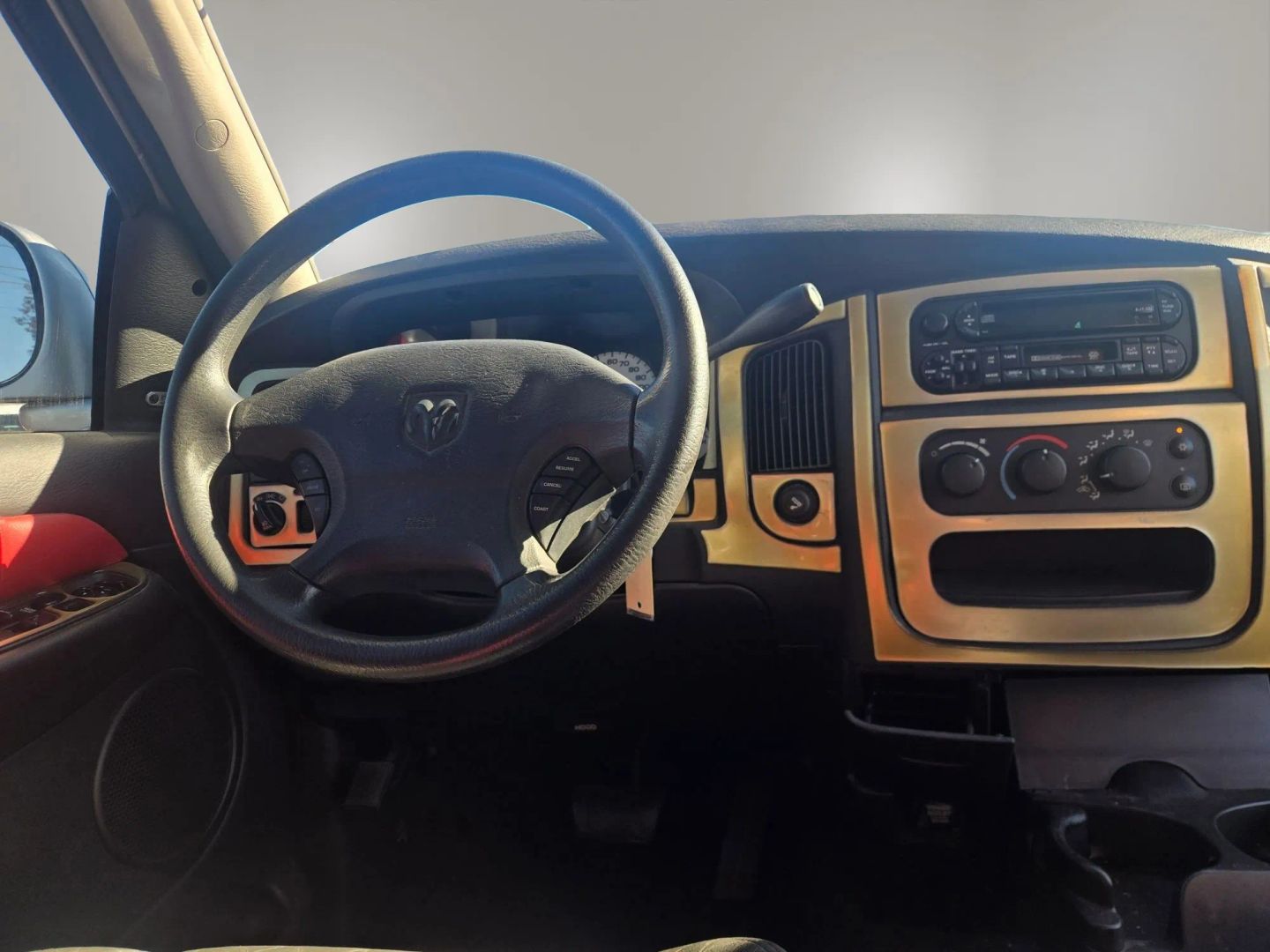 Photo 14 of this Dodge Ram 1500