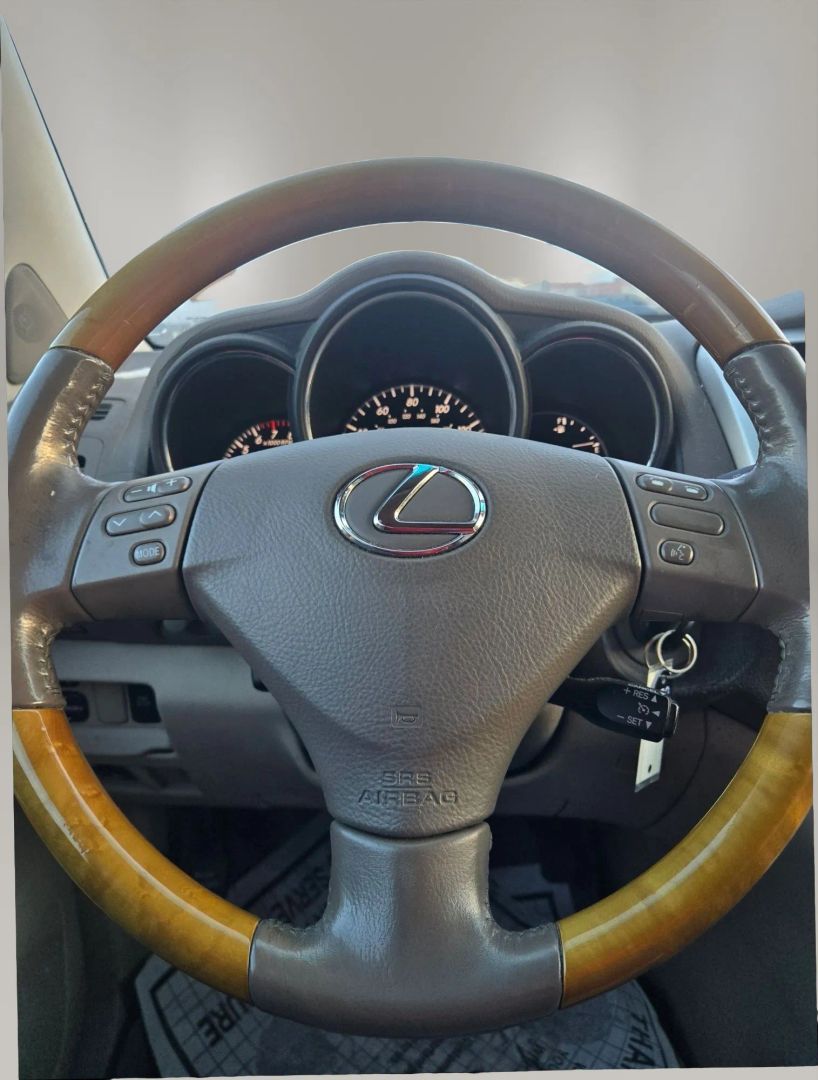 Photo 20 of this Lexus RX 350
