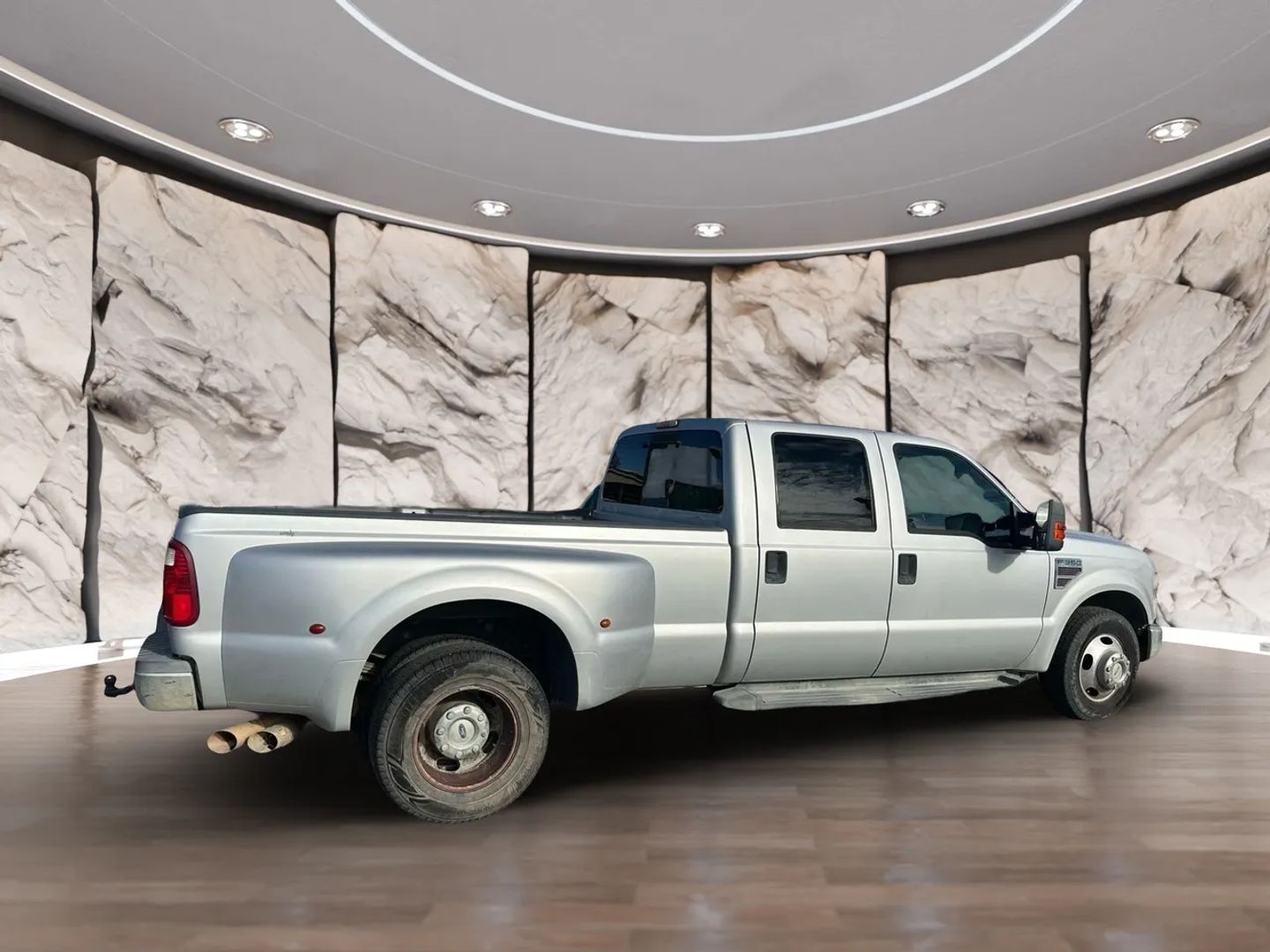 Photo 6 of this Ford Super Duty F-350 DRW
