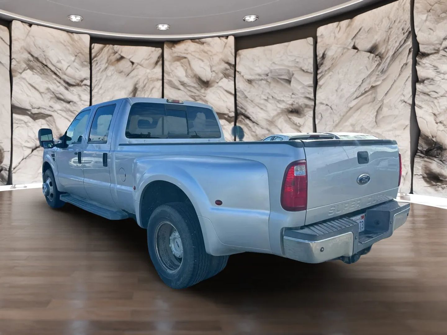 Photo 9 of this Ford Super Duty F-350 DRW