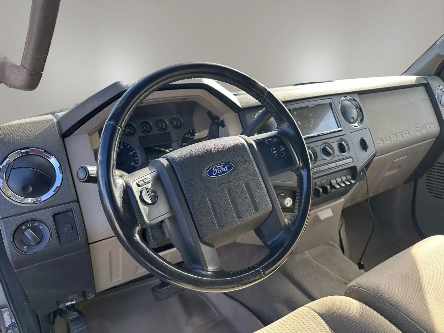 Photo 10 of this Ford Super Duty F-350 DRW