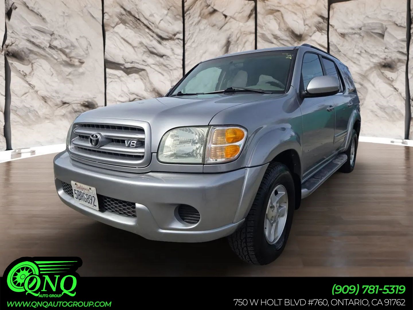 2003 Toyota Sequoia SR5's photo
