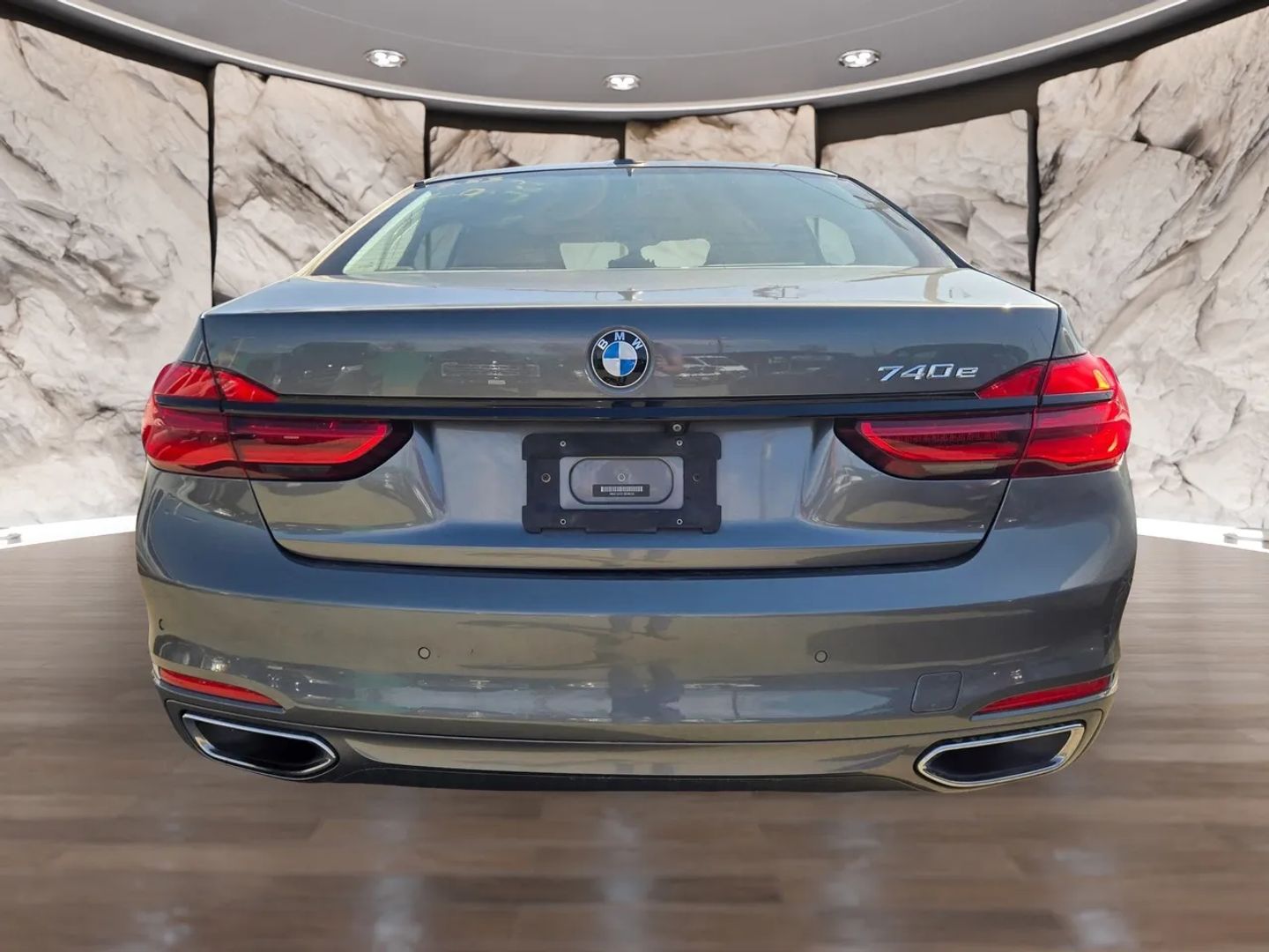 Photo 7 of this BMW 7 Series