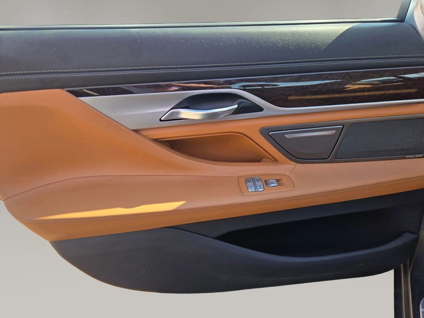 Photo 12 of this BMW 7 Series