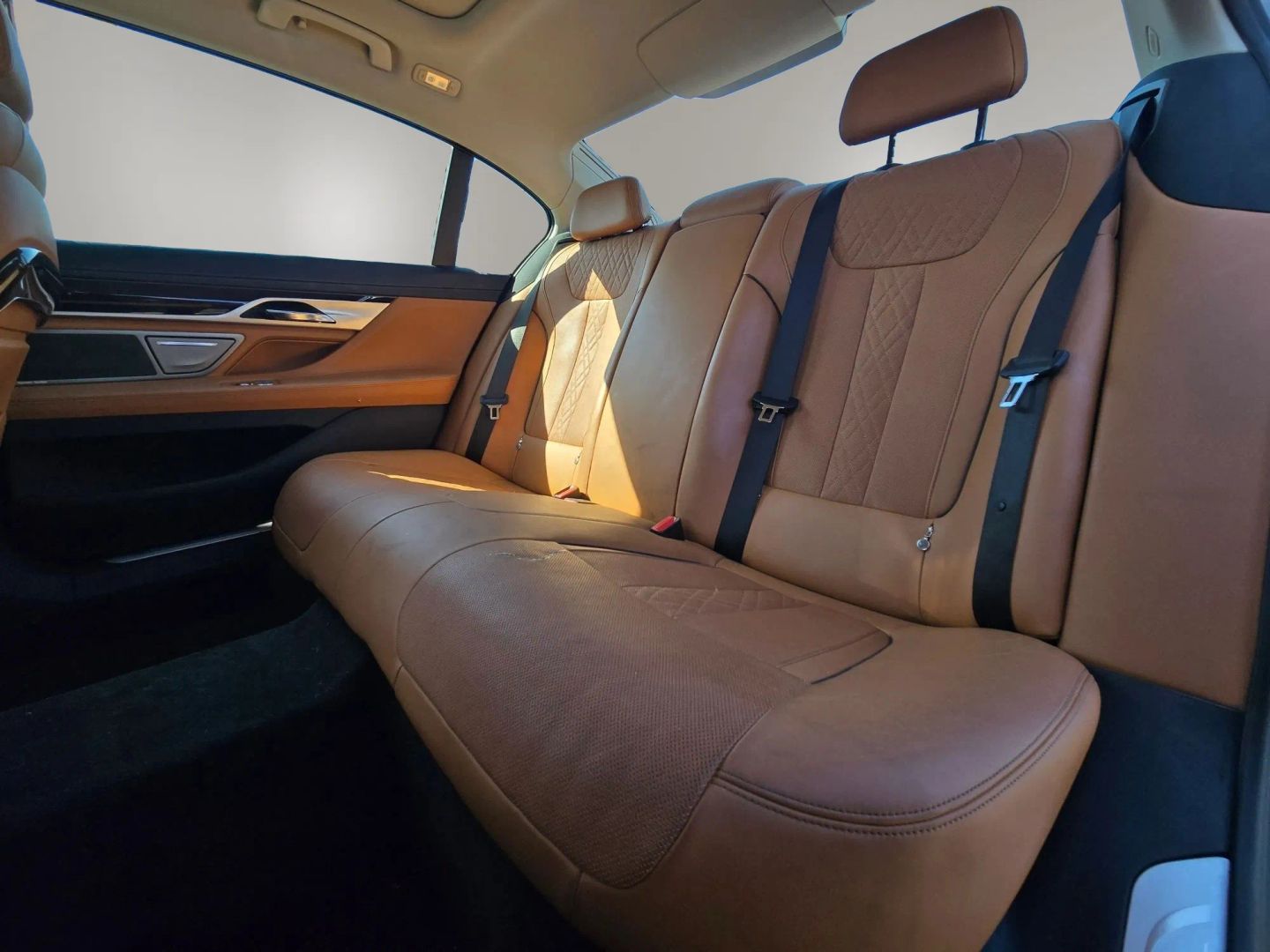 Photo 14 of this BMW 7 Series